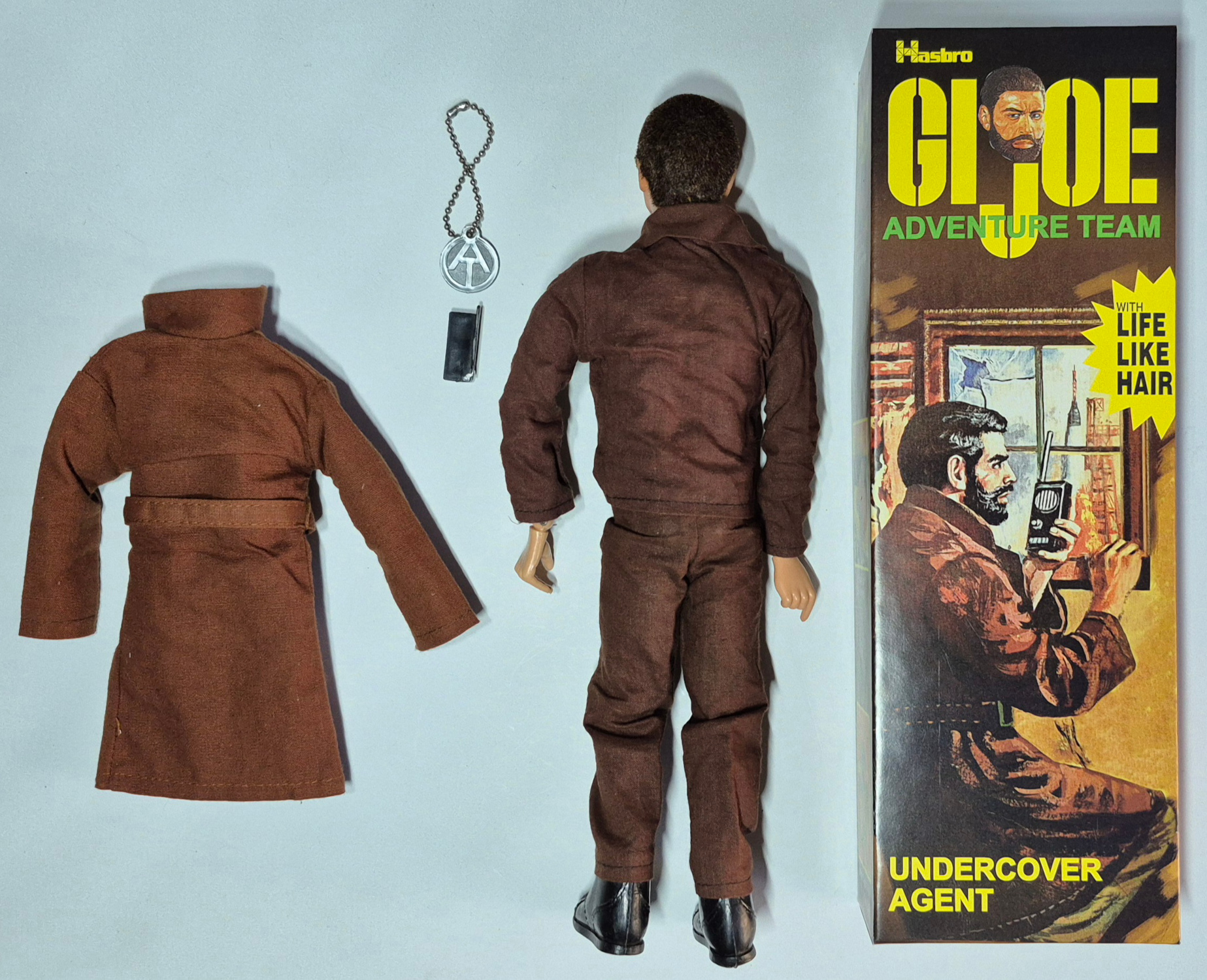 1973-hasbro-gi-joe-adventure-team-man-of-action-and-undercover-agent-set-7309-6-3 1973 Hasbro G.I. Joe Adventure Team Man of Action with Undercover Agent Equipment Set 7309-6 in Custom Box 3