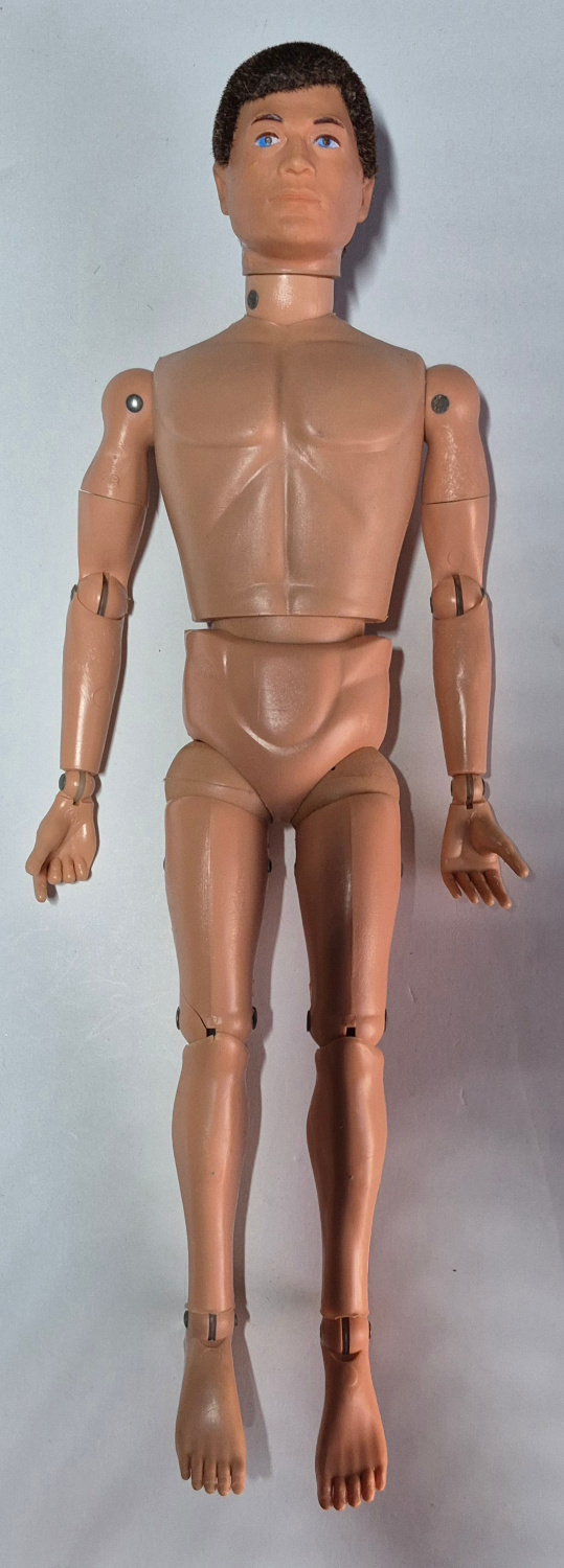 1973-hasbro-gi-joe-adventure-team-man-of-action-and-undercover-agent-set-7309-6-4 1973 Hasbro G.I. Joe Adventure Team Man of Action with Undercover Agent Equipment Set 7309-6 in Custom Box 4