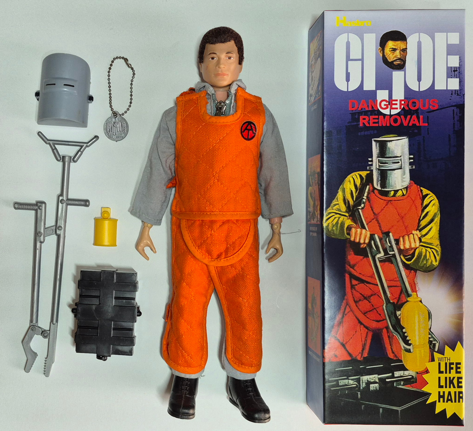 1974-hasbro-gi-joe-adventure-team-man-of-action-and-dangerous-removal-set-7370-2 1972 Hasbro G.I. Joe Adventure Team Man of Action with Dangerous Removal Equipment Set 7370 in Custom Box 2