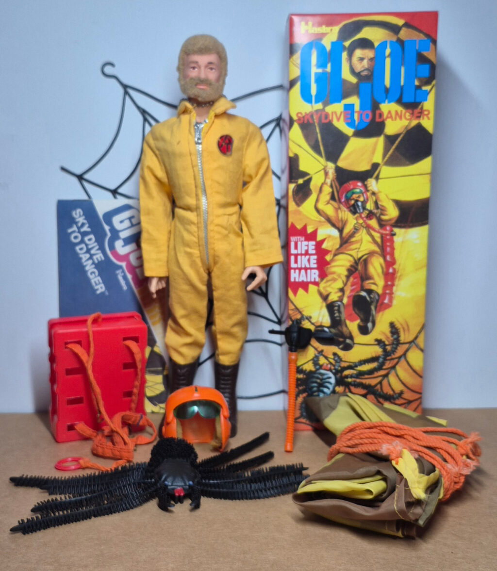 1975 Hasbro G.I. Joe Adventure Team Land Adventurer with Skydive to Danger Equipment Set 7440 1